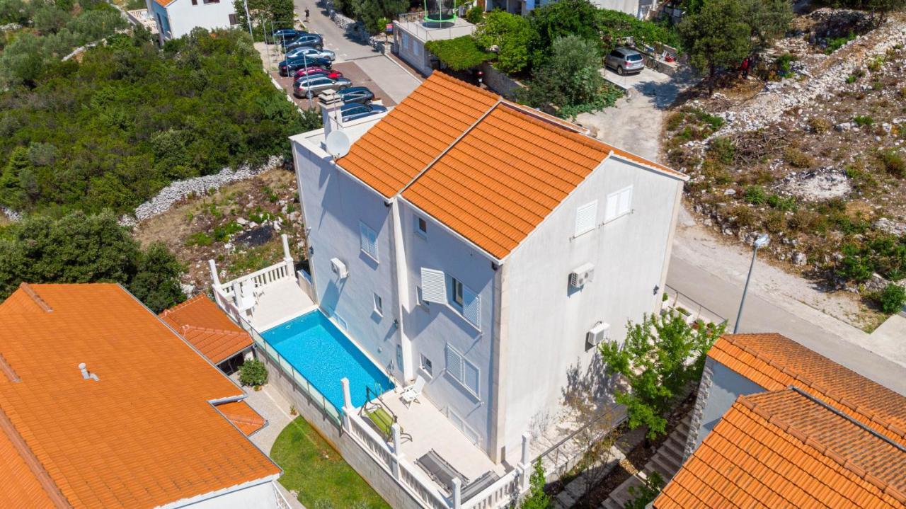 Villa Castello Residence Zrnovo Exterior photo