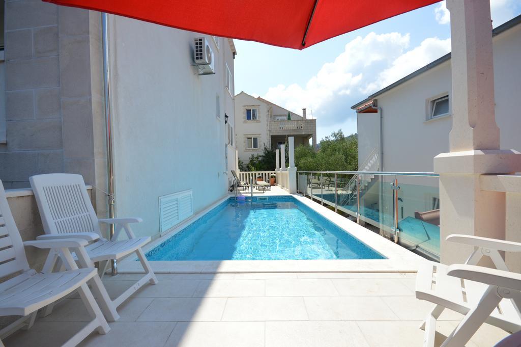 Villa Castello Residence Zrnovo Exterior photo