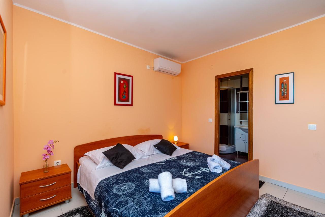 Villa Castello Residence Zrnovo Exterior photo